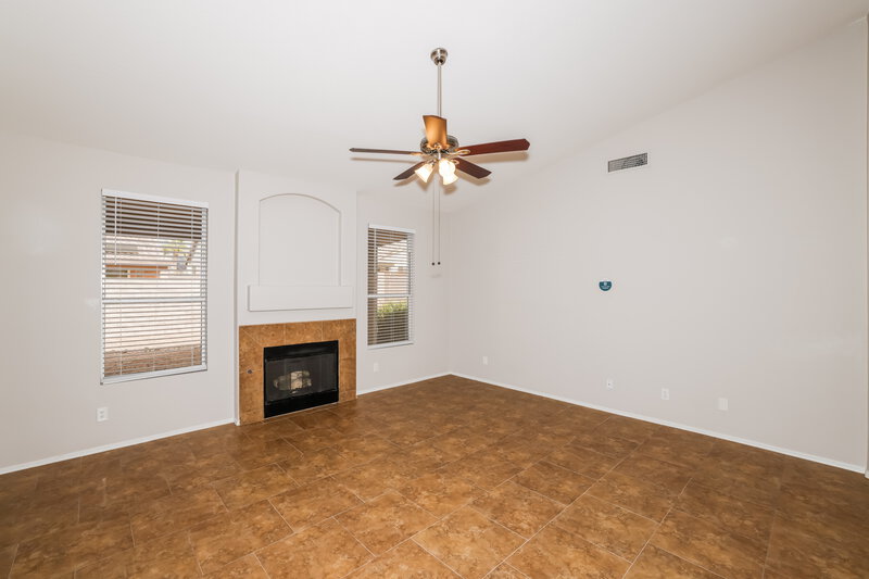 2,615/Mo, 4116 W Monona Dr Glendale, AZ 85308 Family Room View