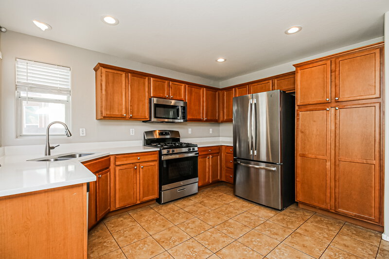 2,195/Mo, 1238 E Julian Dr Gilbert, AZ 85295 Kitchen View