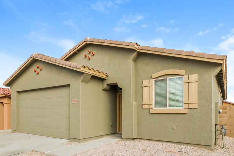 2,200/Mo, 17672 W Maricopa St Goodyear, AZ 85338 Front View