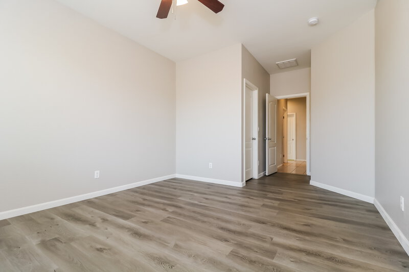 2,200/Mo, 17672 W Maricopa St Goodyear, AZ 85338 Main Bedroom View 2