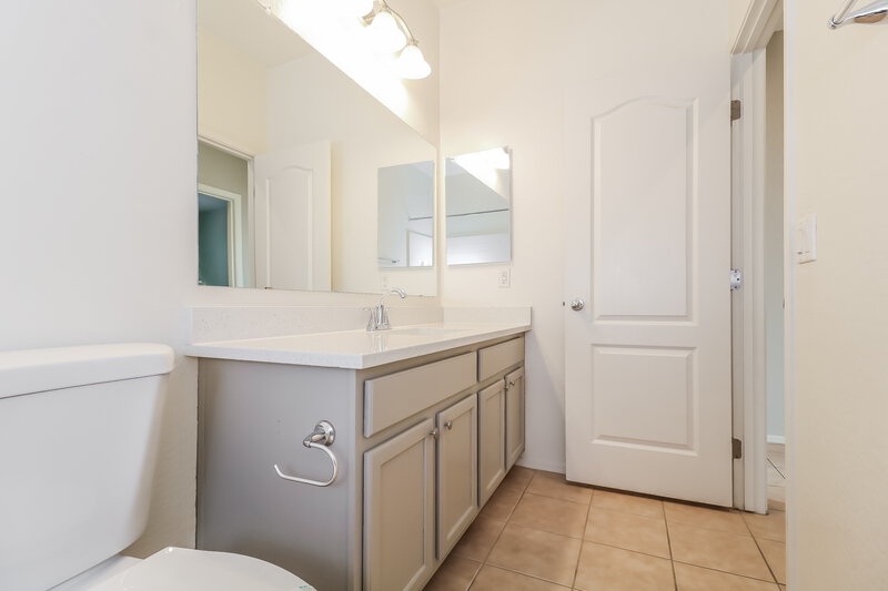 2,200/Mo, 17672 W Maricopa St Goodyear, AZ 85338 Main Bathroom View