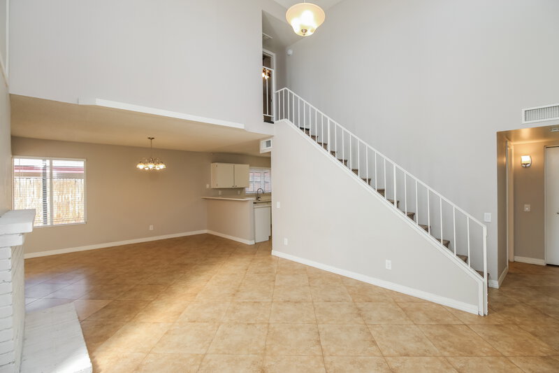 2,180/Mo, 7030 S 42nd St Phoenix, AZ 85042 Living Room View 2