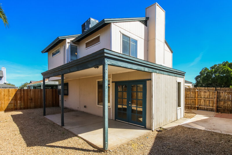 2,180/Mo, 7030 S 42nd St Phoenix, AZ 85042 Rear View