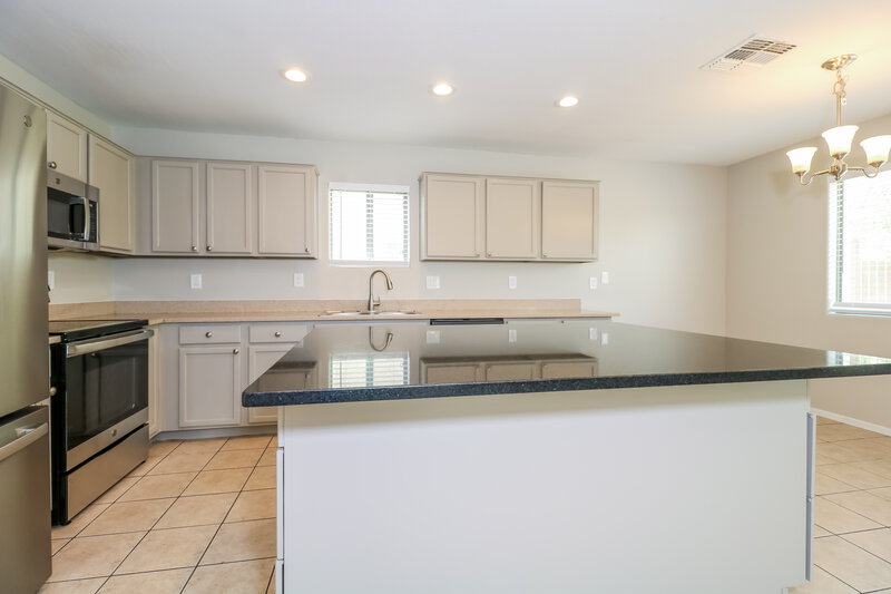 2,470/Mo, 7412 S 37th Dr Phoenix, AZ 85041 Kitchen View 2