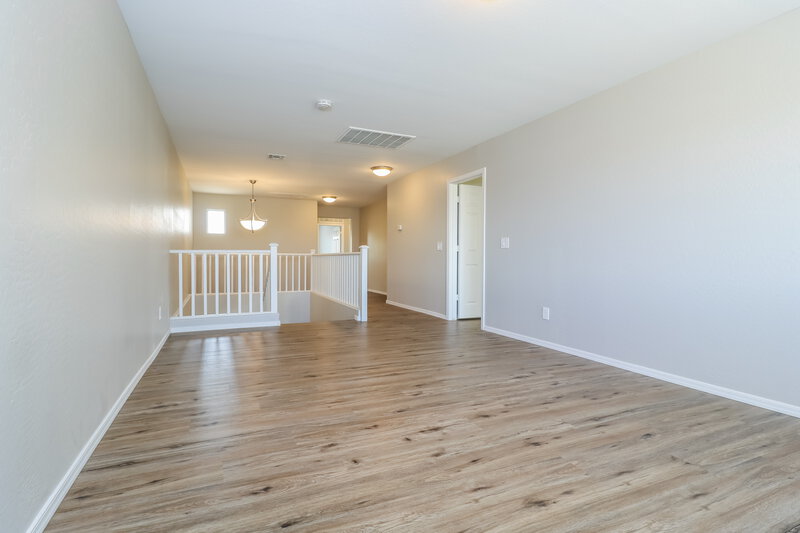 2,470/Mo, 7412 S 37th Dr Phoenix, AZ 85041 Loft View