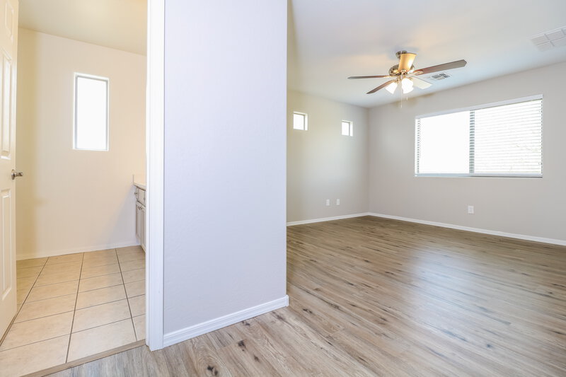 2,470/Mo, 7412 S 37th Dr Phoenix, AZ 85041 Main Bedroom View 3