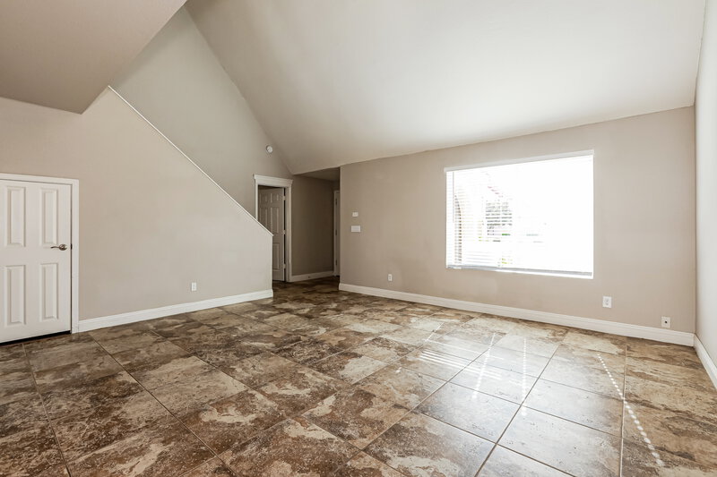 2,455/Mo, 2848 E Brown Rd Unit 8 Mesa, AZ 85213 Living Room View 2