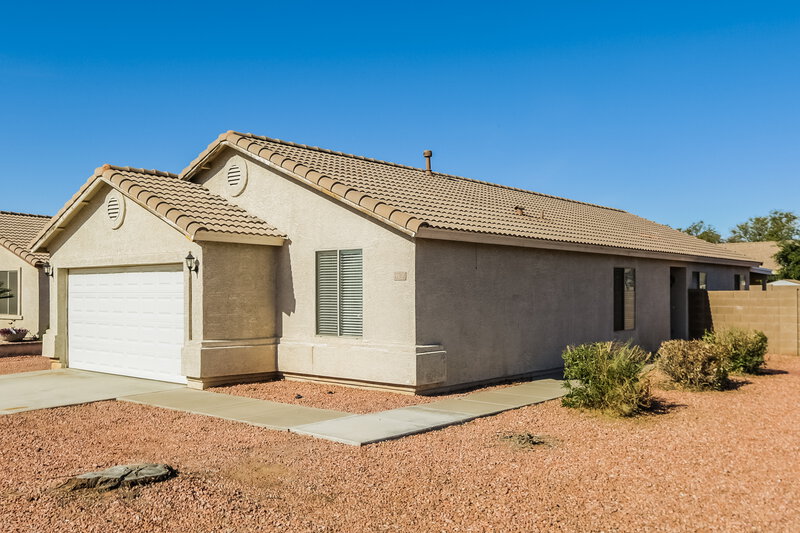 2,100/Mo, 22362 N 107th Dr Sun City, AZ 85373 Front View