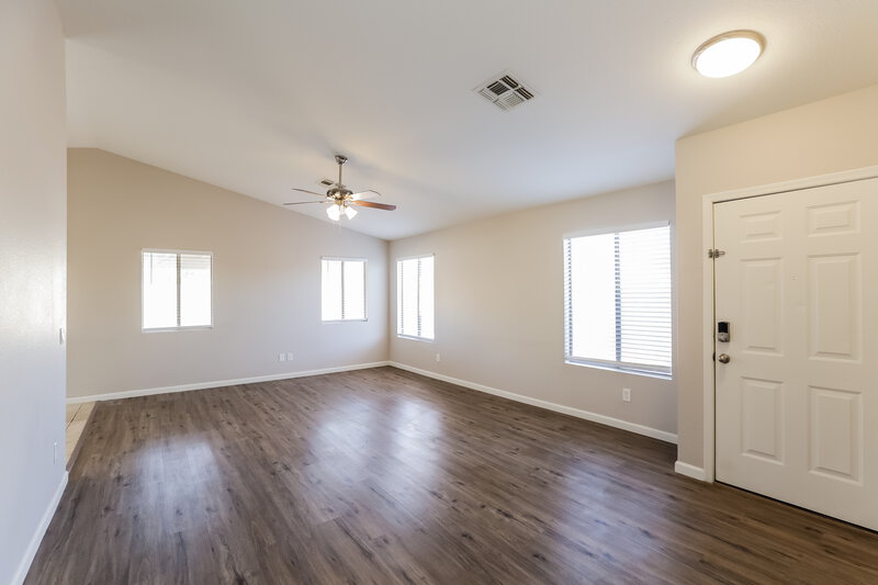 2,100/Mo, 22362 N 107th Dr Sun City, AZ 85373 Living Room View 2