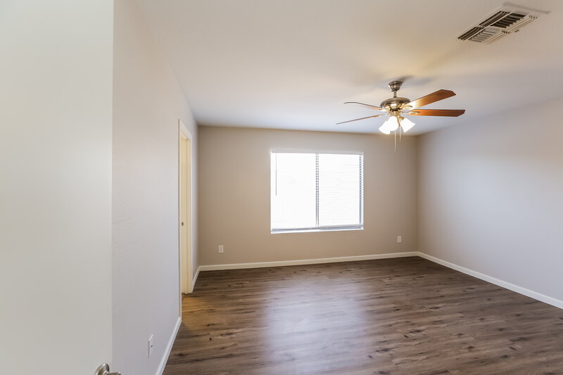 2,100/Mo, 22362 N 107th Dr Sun City, AZ 85373 Main Bedroom View