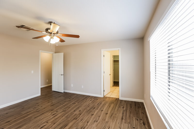 2,100/Mo, 22362 N 107th Dr Sun City, AZ 85373 Main Bedroom View 2