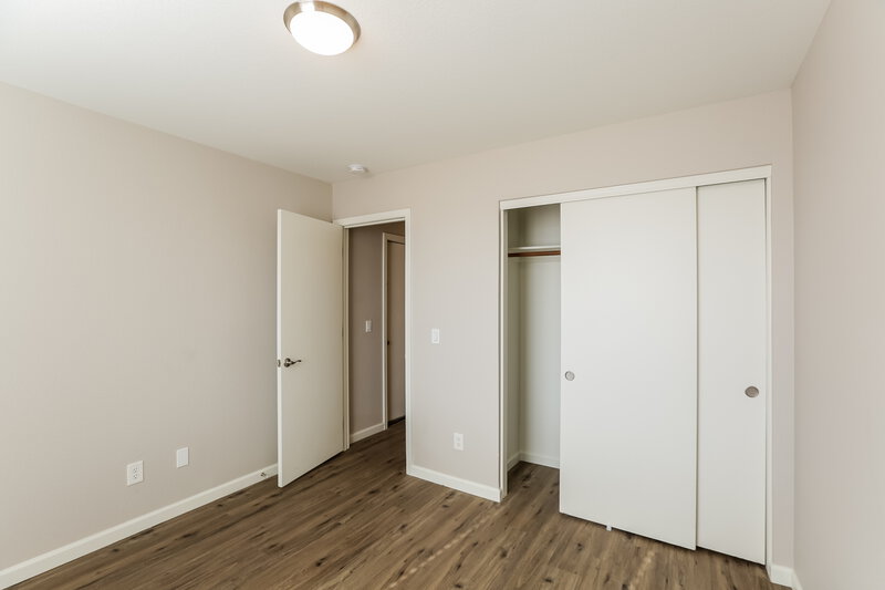 2,100/Mo, 22362 N 107th Dr Sun City, AZ 85373 Bedroom View 2