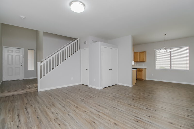 2,290/Mo, 8739 E Lindner Ave Mesa, AZ 85209 Living Room View 2