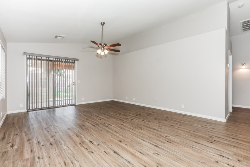 2,210/Mo, 10704 E Enid Ave Mesa, AZ 85208 Living Room View