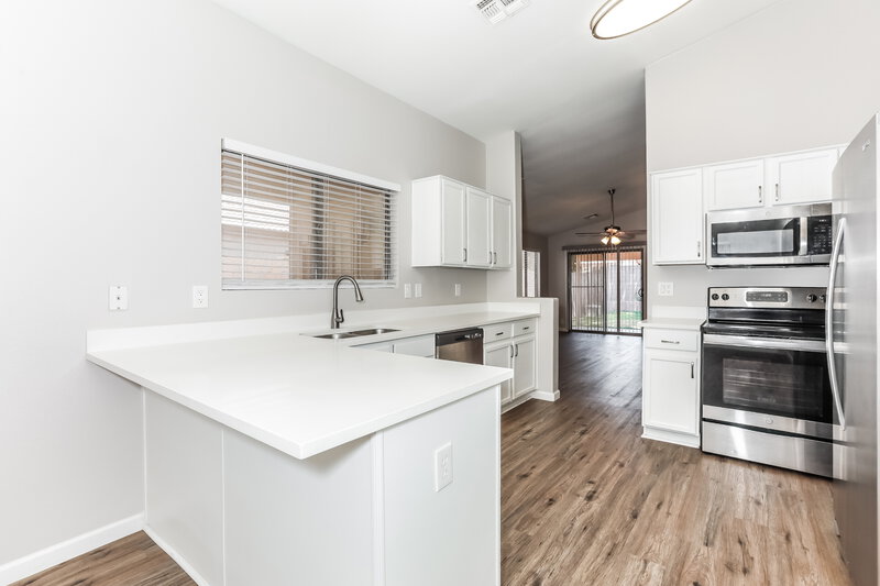 2,210/Mo, 10704 E Enid Ave Mesa, AZ 85208 Kitchen View 2
