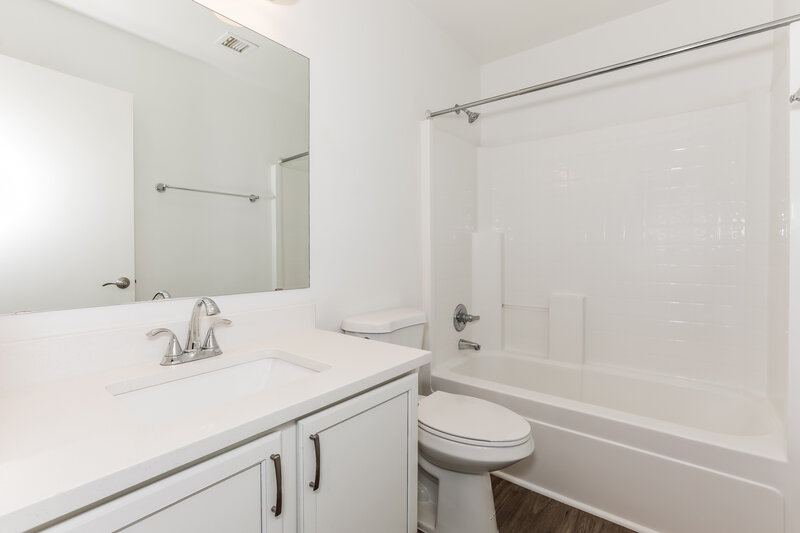 2,210/Mo, 10704 E Enid Ave Mesa, AZ 85208 Bathroom View