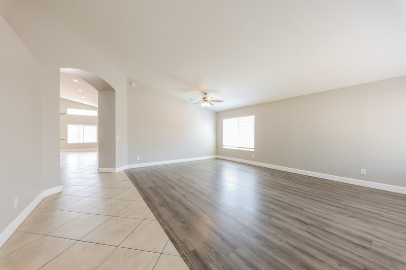2,710/Mo, 15741 N 91st Dr Peoria, AZ 85382 Foyer View