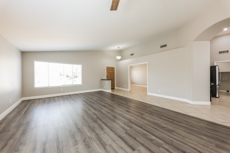 2,710/Mo, 15741 N 91st Dr Peoria, AZ 85382 Dining Room View