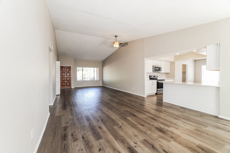 2,680/Mo, 1307 W Palo Verde Dr Chandler, AZ 85224 Living Room View 2