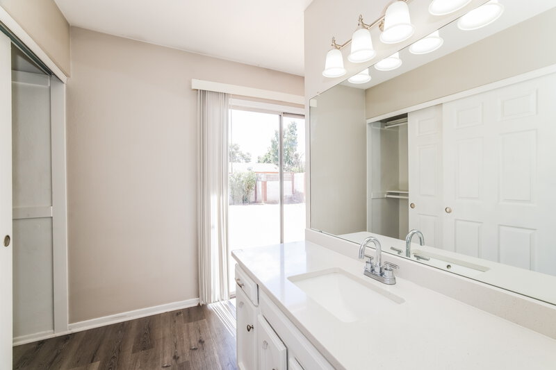 2,680/Mo, 1307 W Palo Verde Dr Chandler, AZ 85224 Main Bathroom View