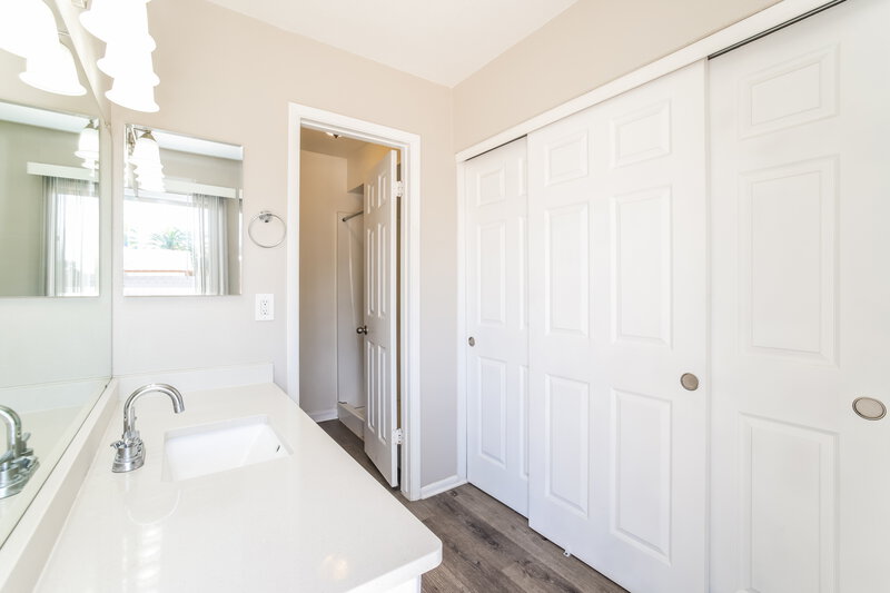 2,680/Mo, 1307 W Palo Verde Dr Chandler, AZ 85224 Main Bathroom View 2