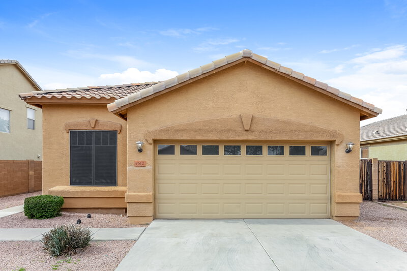 1,925/Mo, 7612 S 68th Dr Laveen, AZ 85339 External View