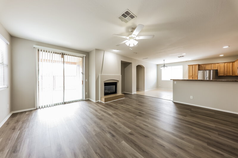 1,925/Mo, 7612 S 68th Dr Laveen, AZ 85339 Living Room View