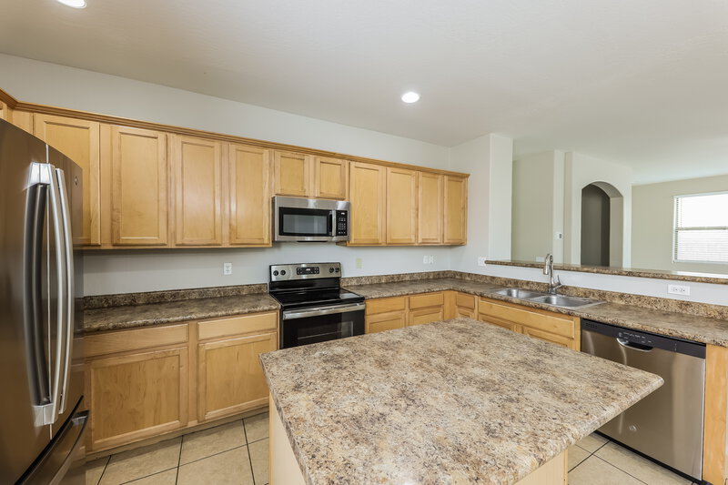 1,925/Mo, 7612 S 68th Dr Laveen, AZ 85339 Kitchen View 2