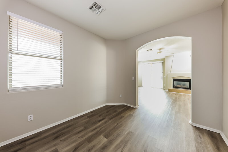 1,925/Mo, 7612 S 68th Dr Laveen, AZ 85339 Office View 2