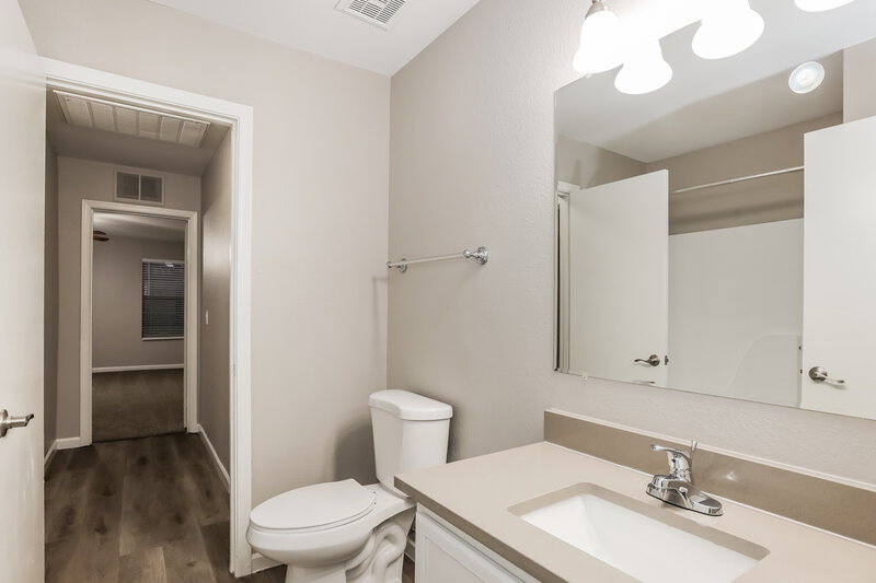 2,060/Mo, 10938 E Flossmoor Ave Mesa, AZ 85208 Main Bathroom View 2