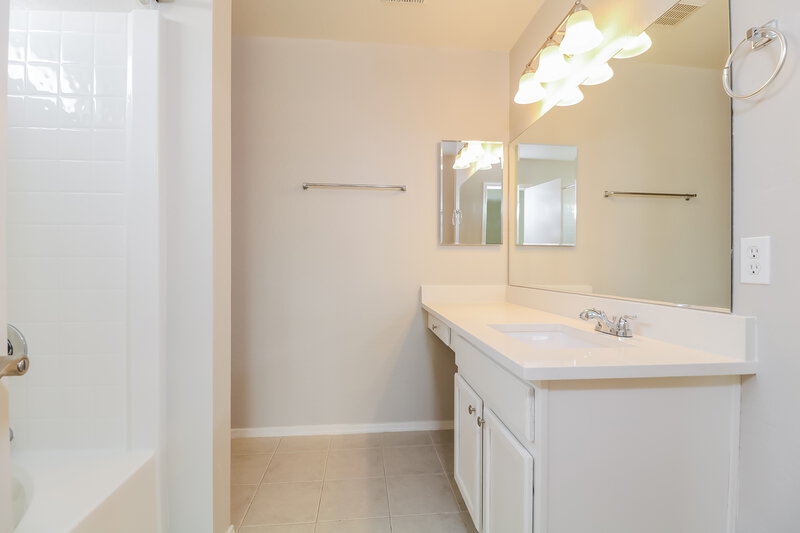 1,695/Mo, 1433 S 230th Dr Buckeye, AZ 85326 Main Bathroom View
