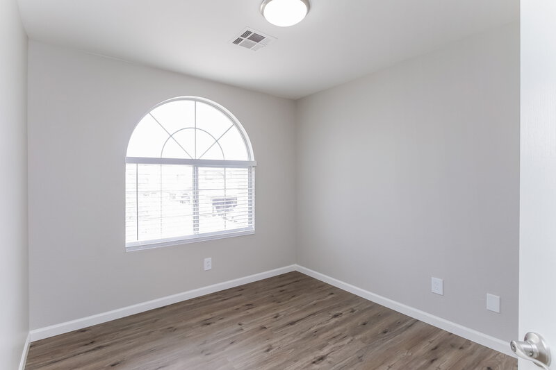 2,240/Mo, 3719 E Inverness Ave #38 Mesa, AZ 85206 Bedroom View 2