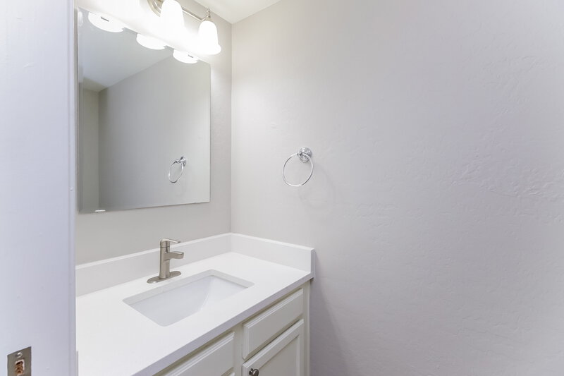 2,240/Mo, 3719 E Inverness Ave #38 Mesa, AZ 85206 Powder Room View