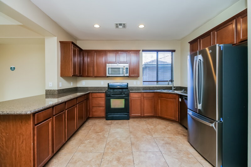 2,335/Mo, 3283 E Tulsa St Gilbert, AZ 85295 Kitchen View