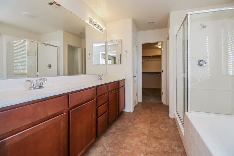 2,335/Mo, 3283 E Tulsa St Gilbert, AZ 85295 Main Bathroom View