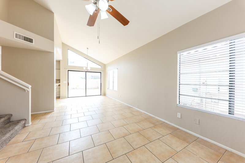 2,290/Mo, 18421 N 44th Pl Phoenix, AZ 85032 Living Room View