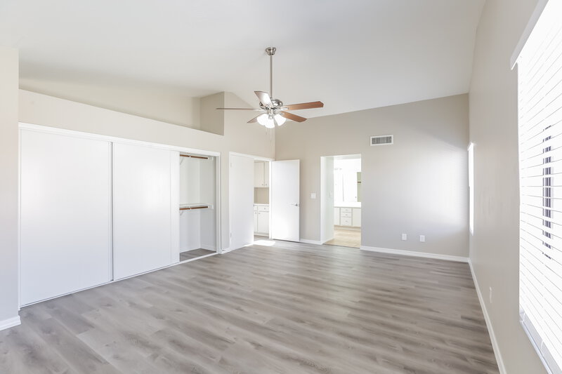 2,520/Mo, 18421 N 44th Pl Phoenix, AZ 85032 Main Bedroom View 2