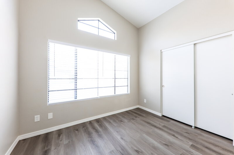 2,290/Mo, 18421 N 44th Pl Phoenix, AZ 85032 Bedroom View 2