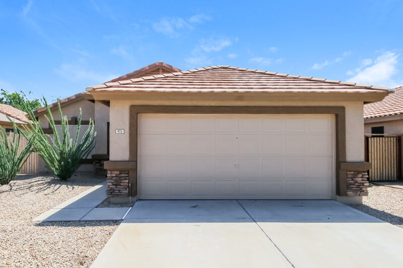 2,085/Mo, 973 E Yuma Ave Apache Junction, AZ 85119 External View