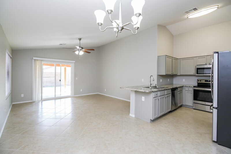 2,085/Mo, 973 E Yuma Ave Apache Junction, AZ 85119 Kitchen View