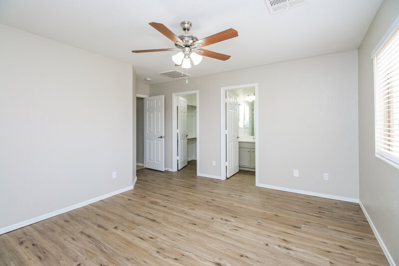 2,085/Mo, 973 E Yuma Ave Apache Junction, AZ 85119 Main Bedroom View