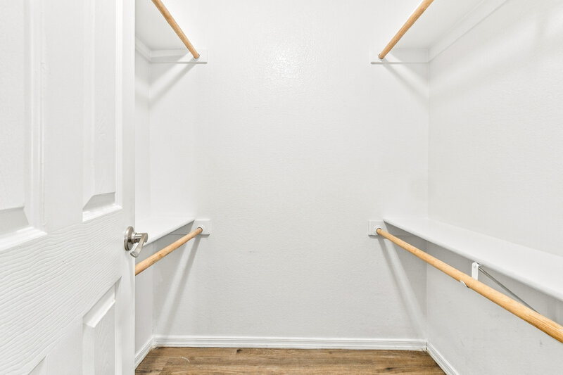 1,960/Mo, 973 E Yuma Ave Apache Junction, AZ 85119 Closet View