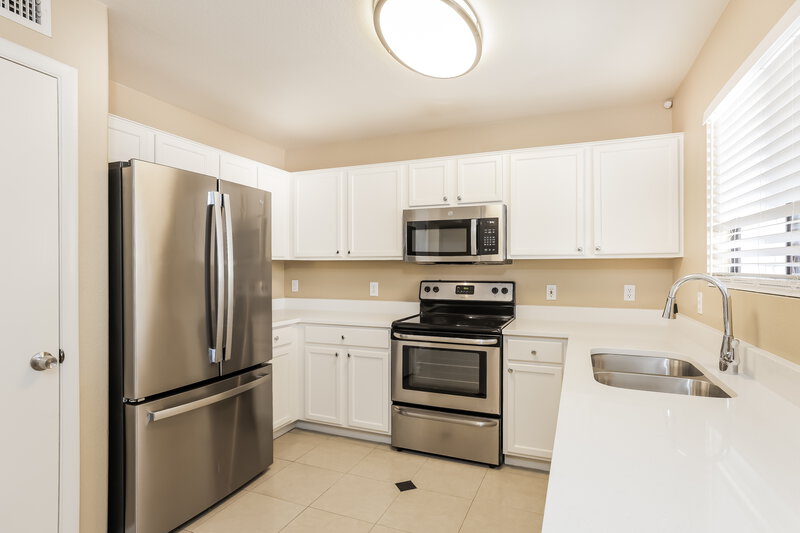 2,235/Mo, 22432 N 20th Pl Phoenix, AZ 85024 Kitchen View