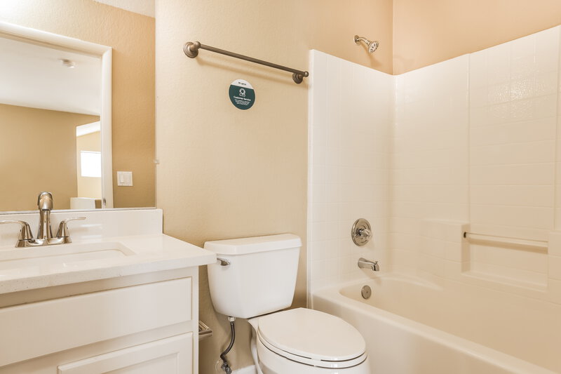 2,235/Mo, 22432 N 20th Pl Phoenix, AZ 85024 Bathroom View