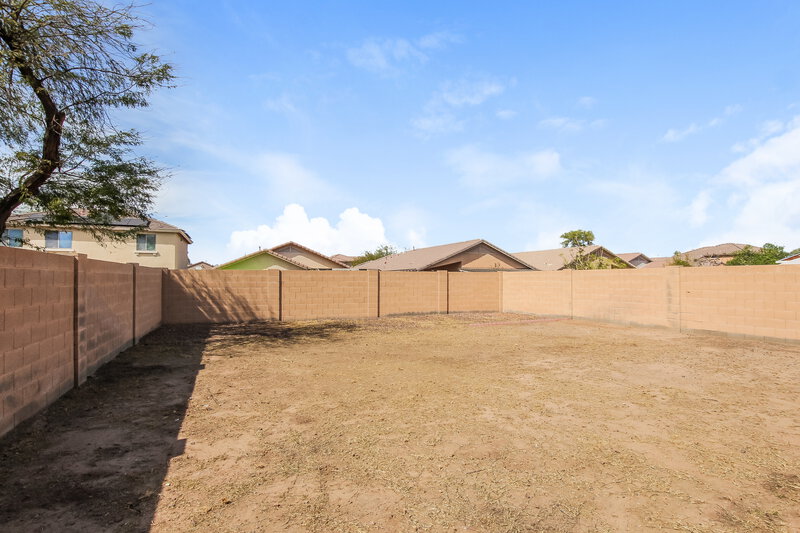 2,200/Mo, 6736 W Desert Ln Laveen, AZ 85339 Rear View 2