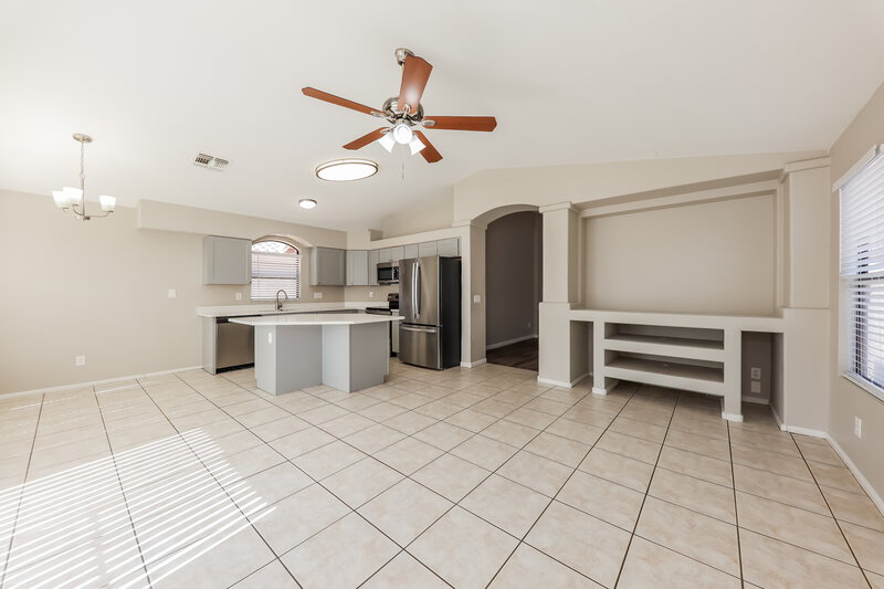 3,270/Mo, 3233 E Tonopah Dr Phoenix, AZ 85050 Dining Room View 2