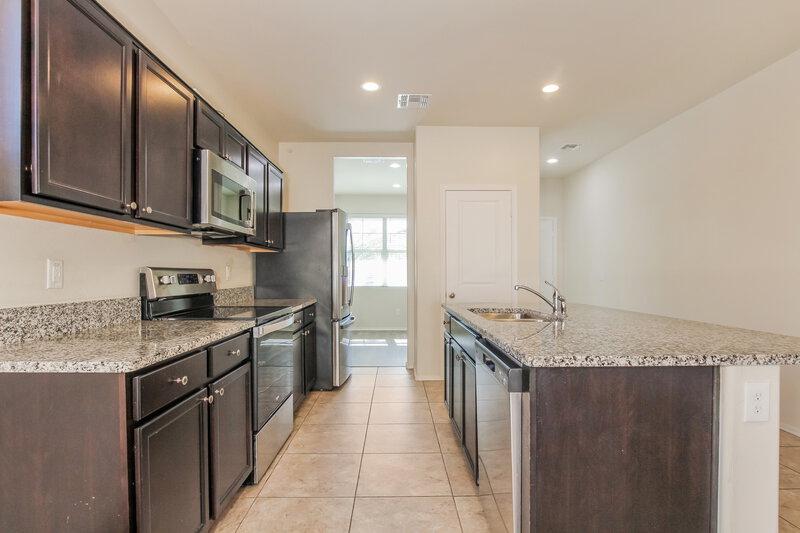 1,855/Mo, 7660 W Florence Ave Phoenix, AZ 85043 Kitchen View