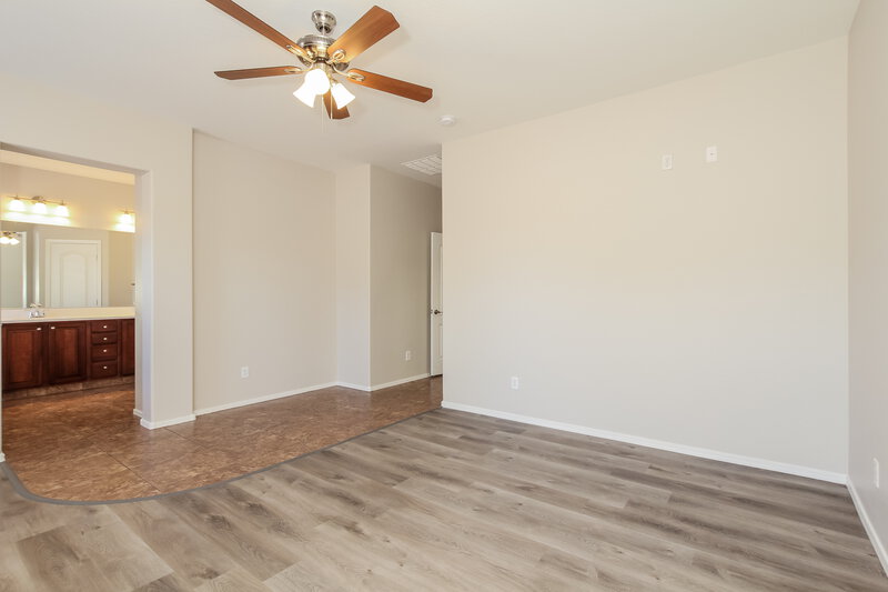 2,640/Mo, 11850 W Jessie Ln Sun City, AZ 85373 Main Bedroom View 2