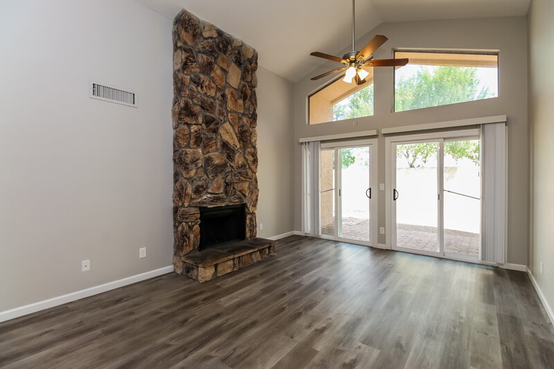 2,195/Mo, 3440 E Southern Ave Unit 1011 Mesa, AZ 85204 Living Room View
