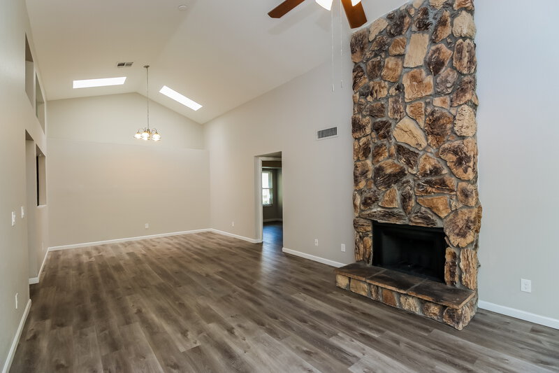 2,195/Mo, 3440 E Southern Ave Unit 1011 Mesa, AZ 85204 Living Room View 2